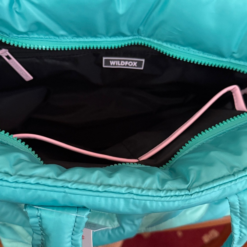 🦊👄🦊 WILDFOX LIPS QUILTED MINT GREEN PUFFY TOTE BAG 🦊👄🦊 NWT 🦊👄🦊 - Picture 13 of 16